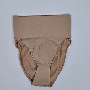 ‎Skims Core Control shapewear NWOT